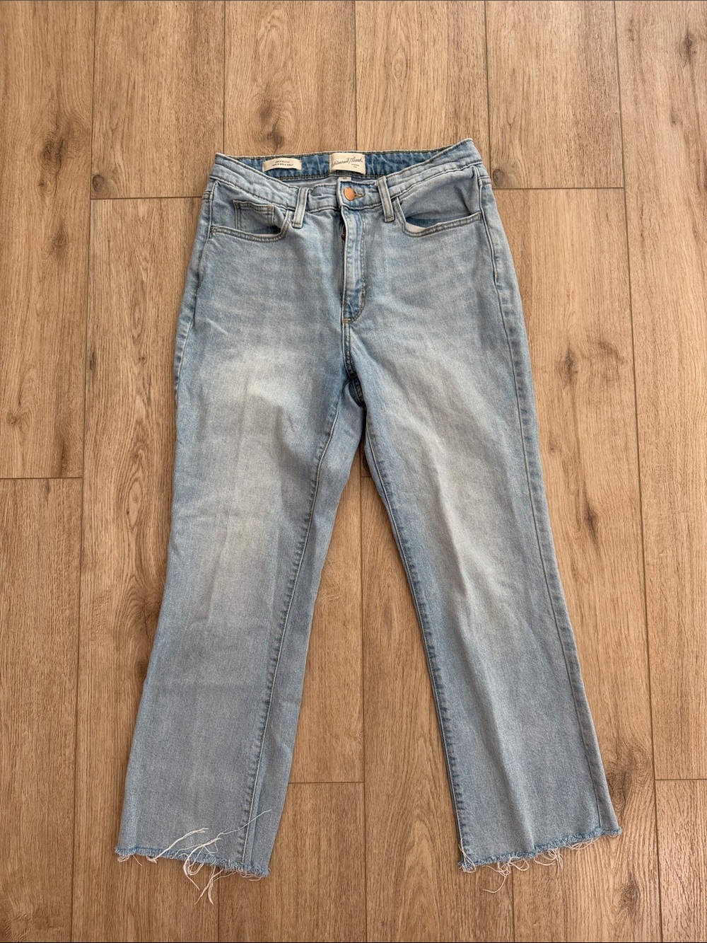 Universal Thread Light Blue Cropped Straight-Leg Jeans